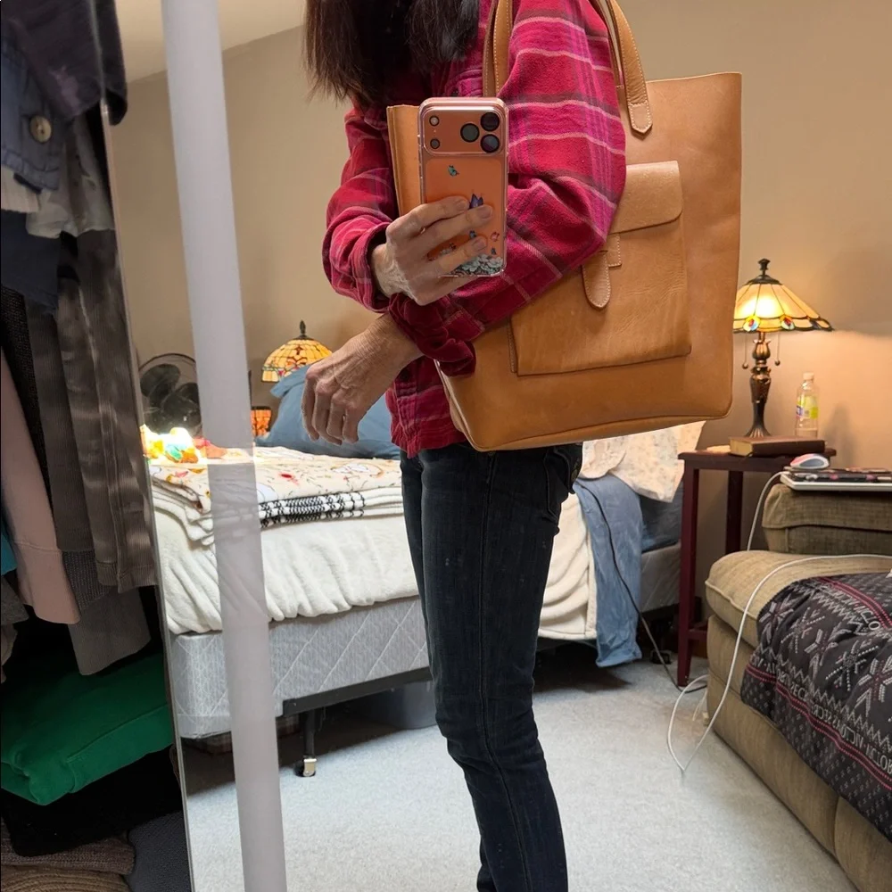 American Apparel Tan LEATHER Tote Bag EXCELLENT CONDITION HARDLY USED 14 X 14 - Picture 4 of 13